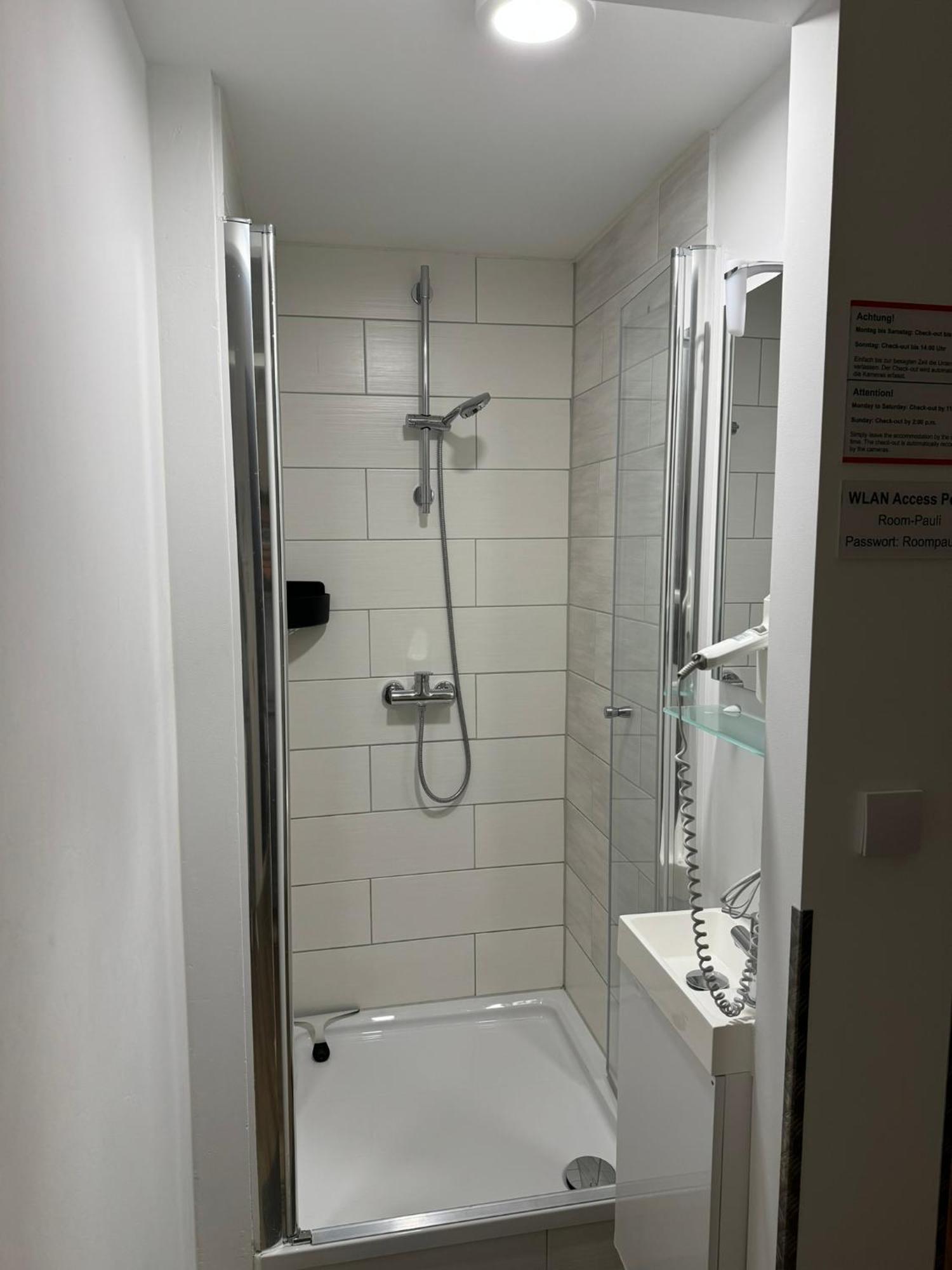 Room Pauli Hamburg-Harburg Exteriör bild